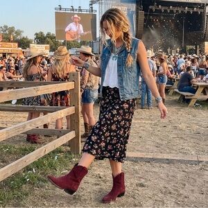 Tecovas Paige Burgundy Suede Booties - Rare Pull-On Edition - Size 5.5B